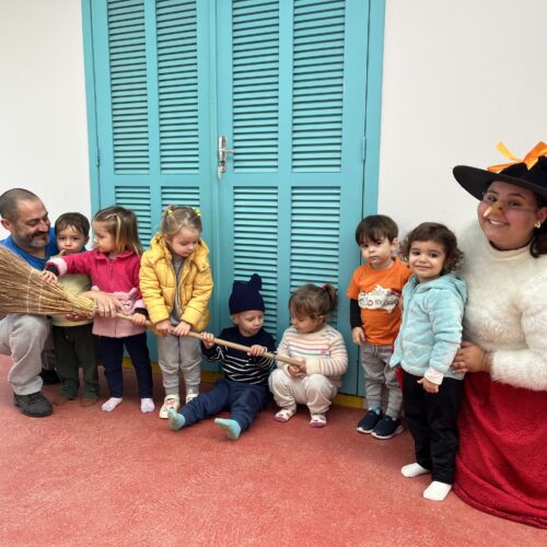 Foto - Turma: Bem-Vindos. Projeto: Bem-vindos à ilha: pescando histórias e cantando tradições